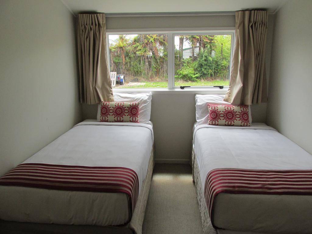 Lake Rotorua Hotel Exterior photo